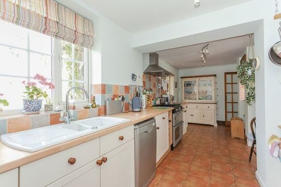 5 Bedroom Semi-Detac...